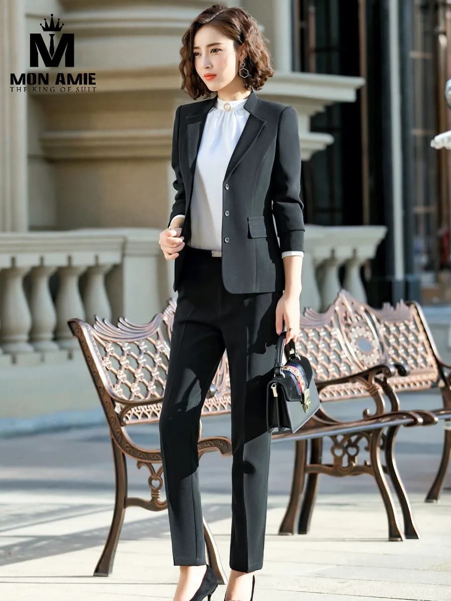 Suit Nữ Xám Than Ba Nút Quần Lửng Túi Nắp