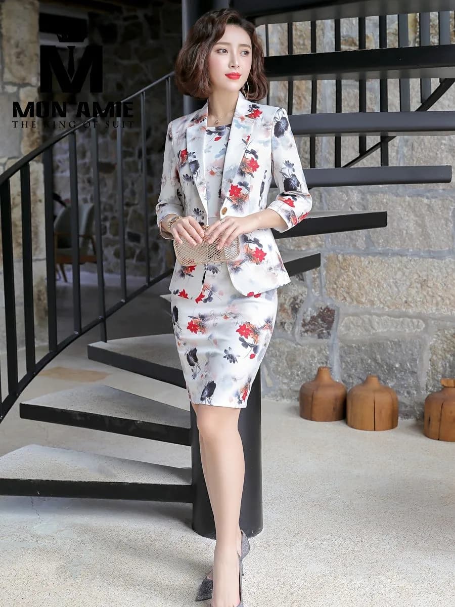 Suit Nữ Họa Tiết Hoa Đỏ Nền Trắng Tay Lỡ Kèm Váy Ôm