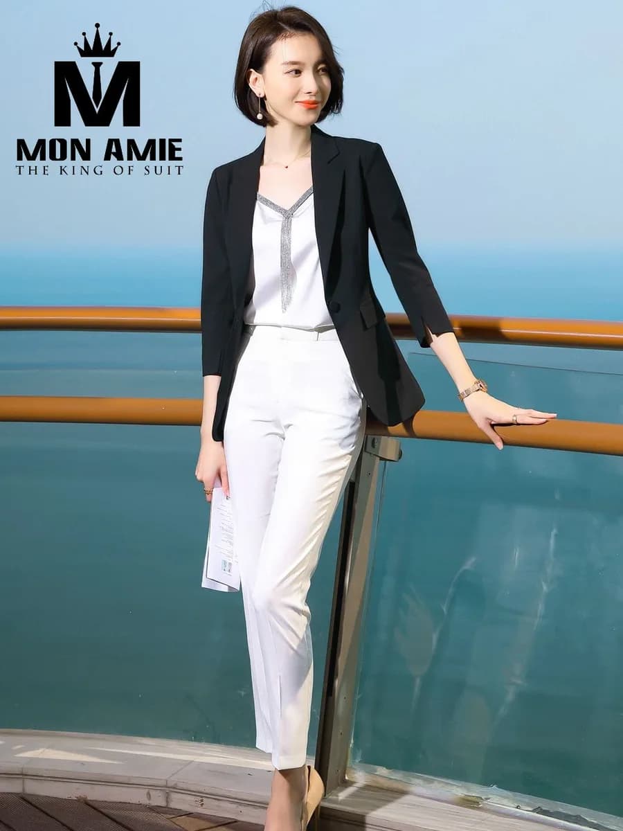 Áo Vest Nữ Đen Cổ Tay Xẻ Phối Quần Tây Trắng