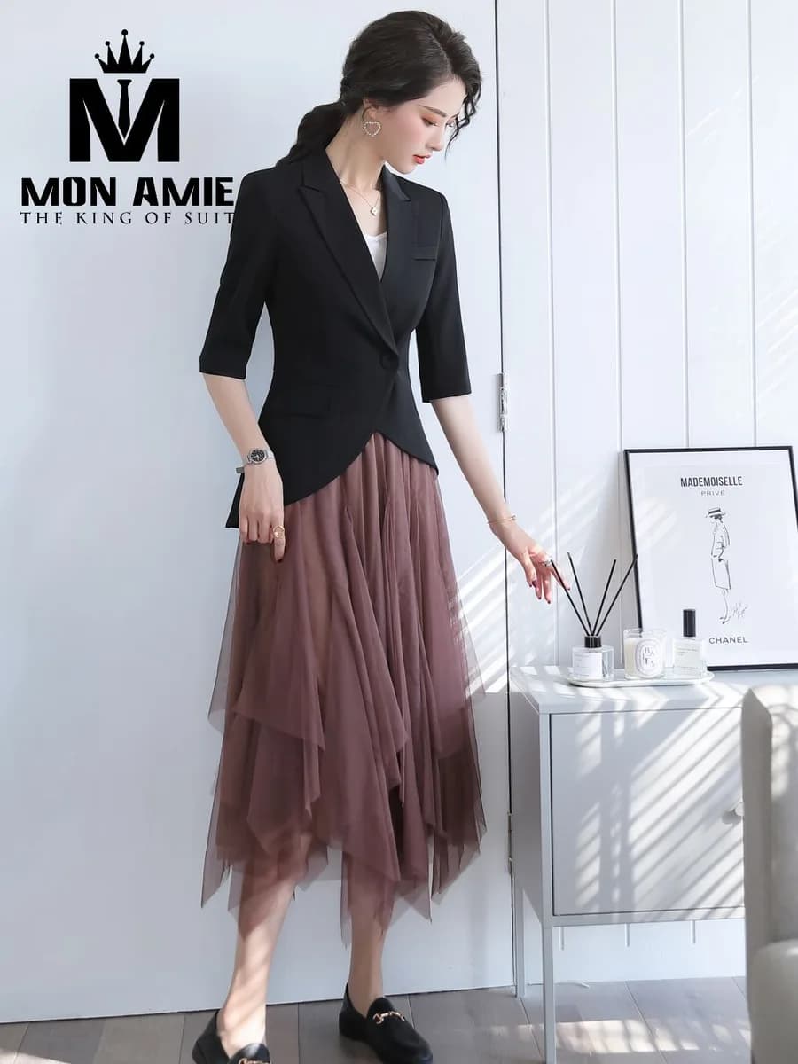 Blazer Nữ Đen Vạt Bầu Tay Lửng Phối Váy Voan Nâu Hồng