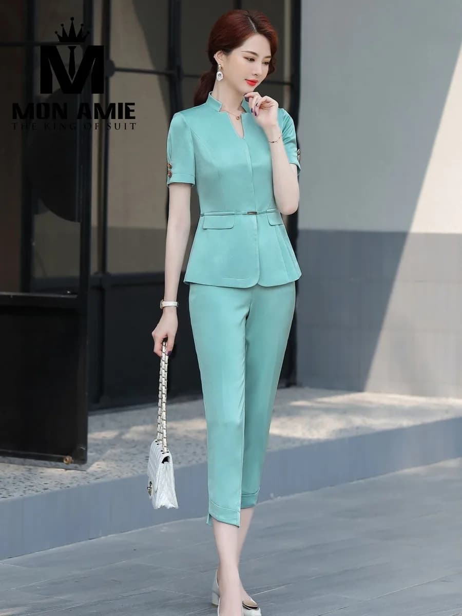 Suit Nữ Xanh Bạc Hà Satin Cổ Trụ Quần Lửng