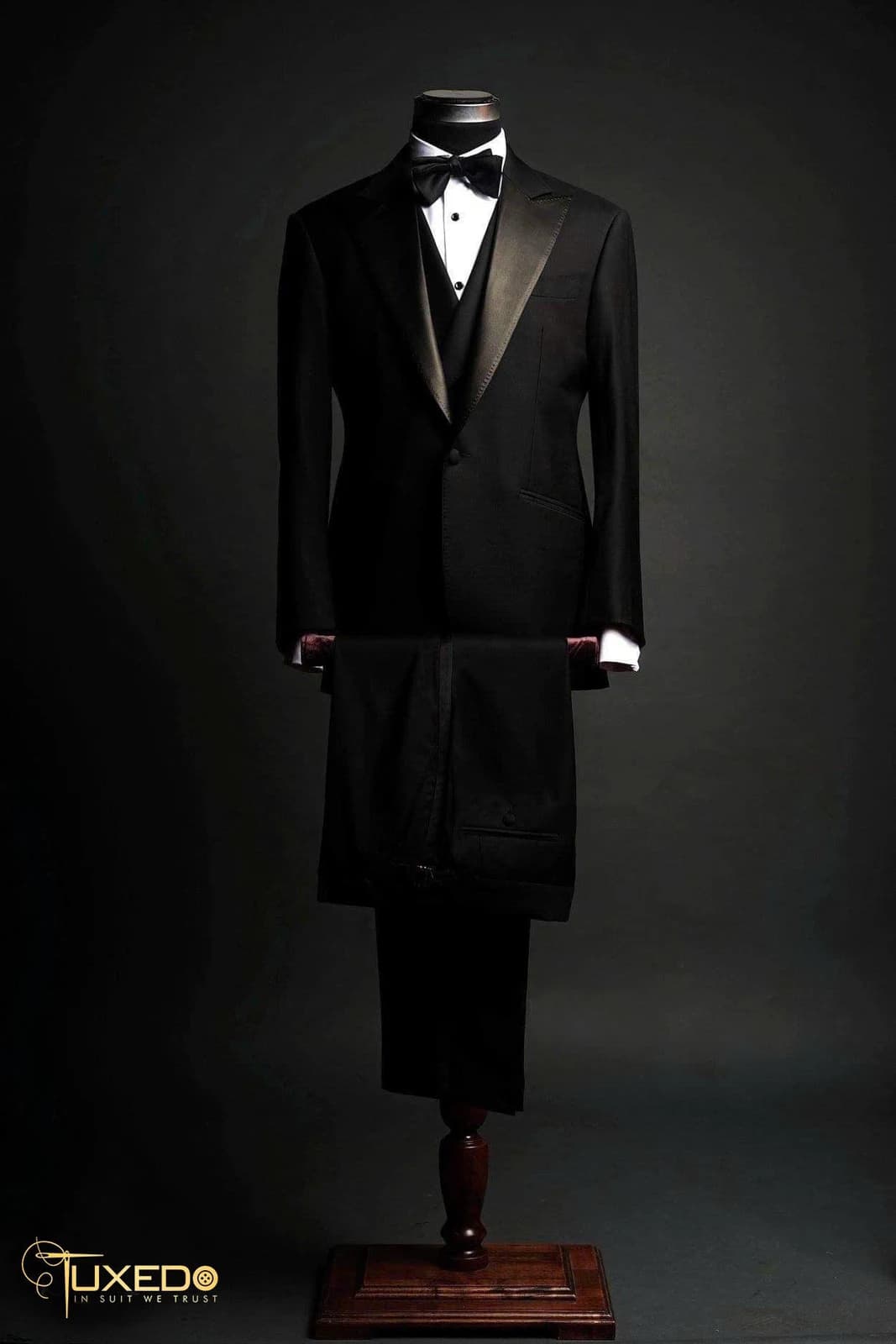 Tuxedo Đen Trọn Bộ Ve Nhọn