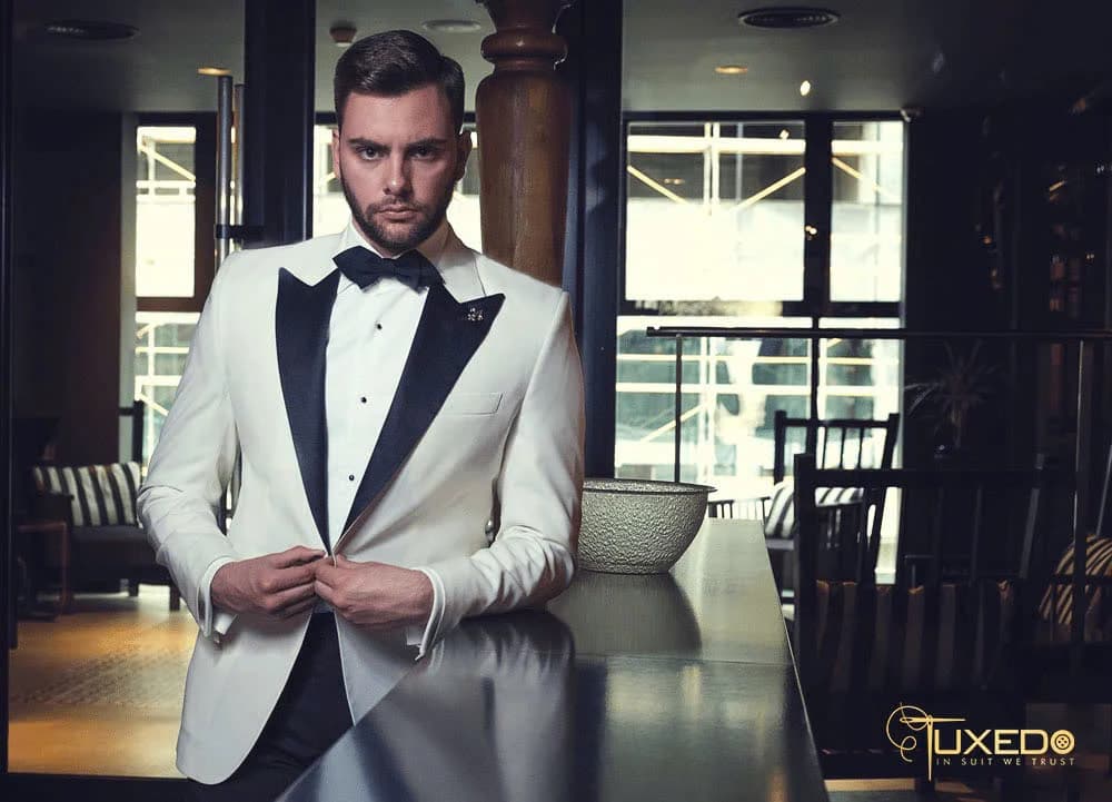 Dinner Jacket Trắng Ngà Ve Đen