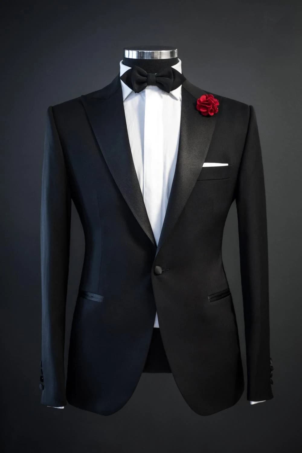Tuxedo Đen Ve Nhọn Kinh Điển