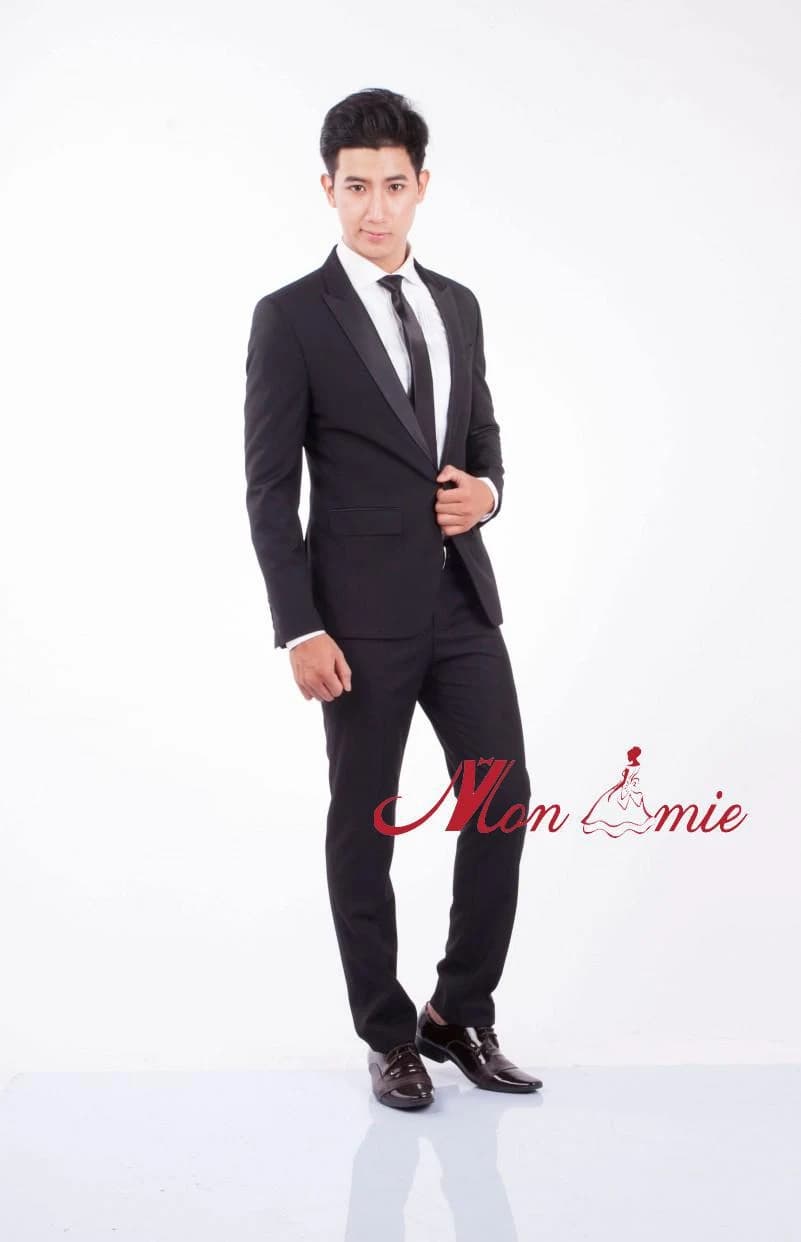 Tuxedo Đen Ve Nhọn Satin