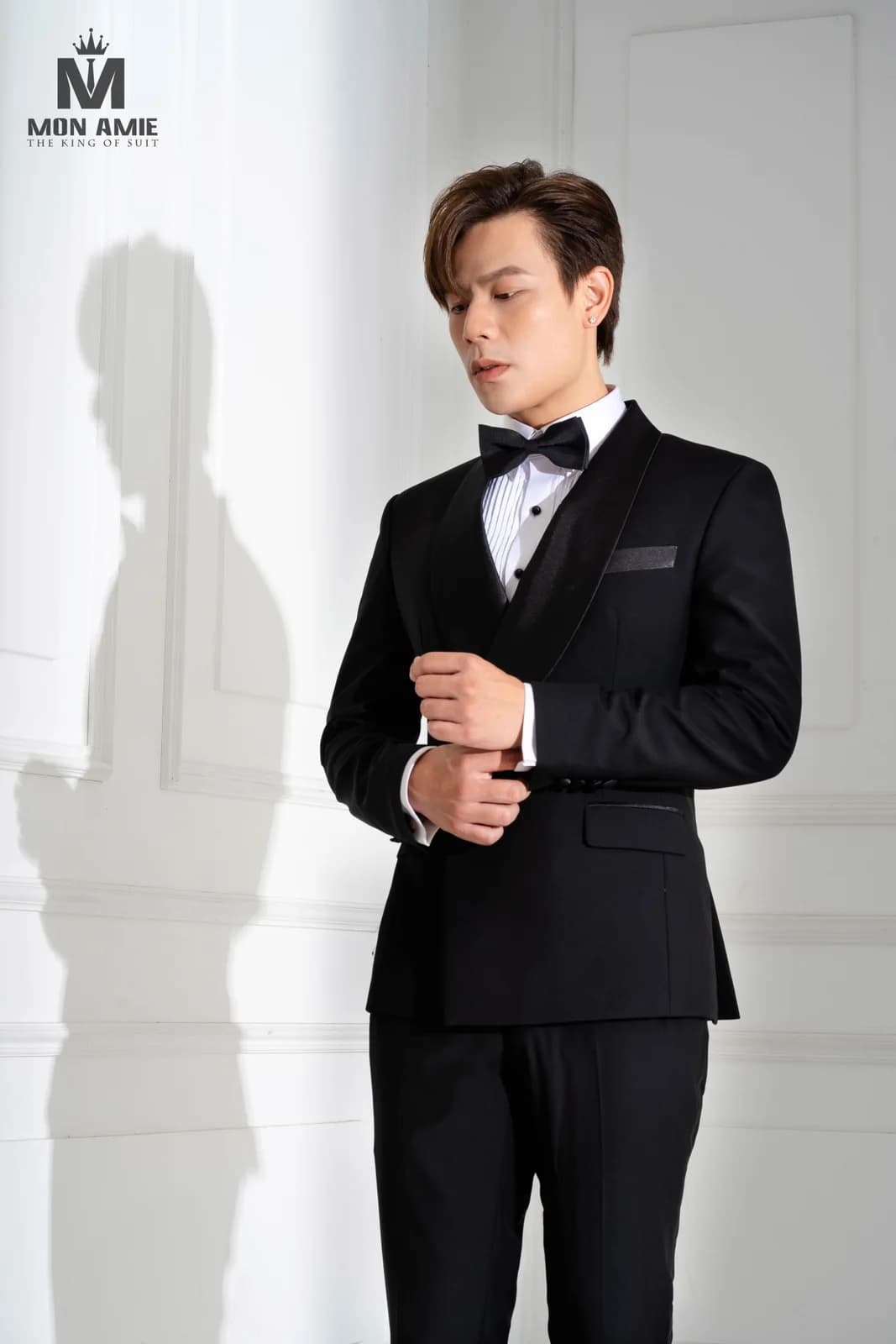Tuxedo Đen Hai Hàng Khuy Ve Shawl Satin Khăn Túi Satin