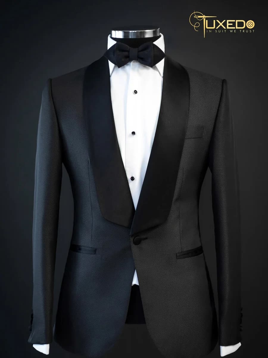 Tuxedo Đen Ve Shawl Dệt Nổi