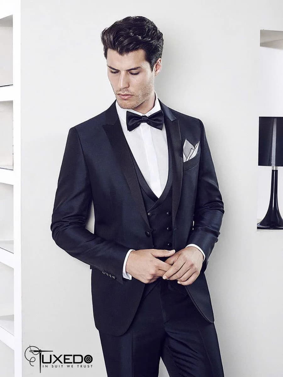 Tuxedo Đen Ba Mảnh Gile Chéo