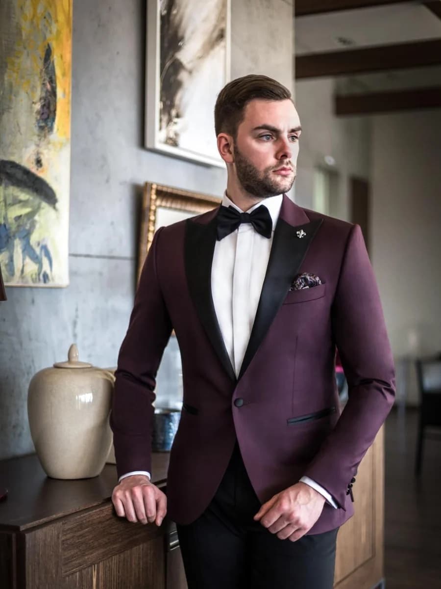 Tuxedo Mận Chín Ve Satin