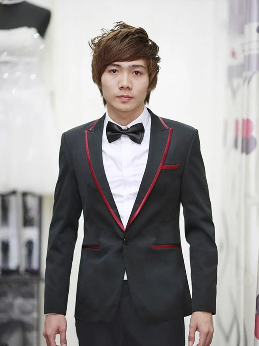 Tuxedo Viền Đỏ Kiêu Hãnh