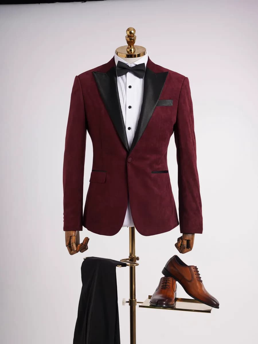 Tuxedo Đỏ Burgundy Vẻ Nhung Ve Nhọn Satin Một Khuy
