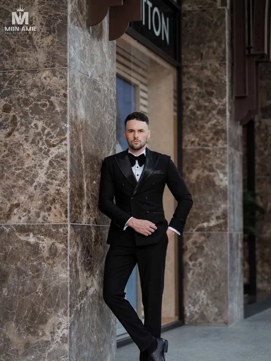 Tuxedo Đen Hai Hàng Khuy Ve Nhọn Satin Nơ Nhung