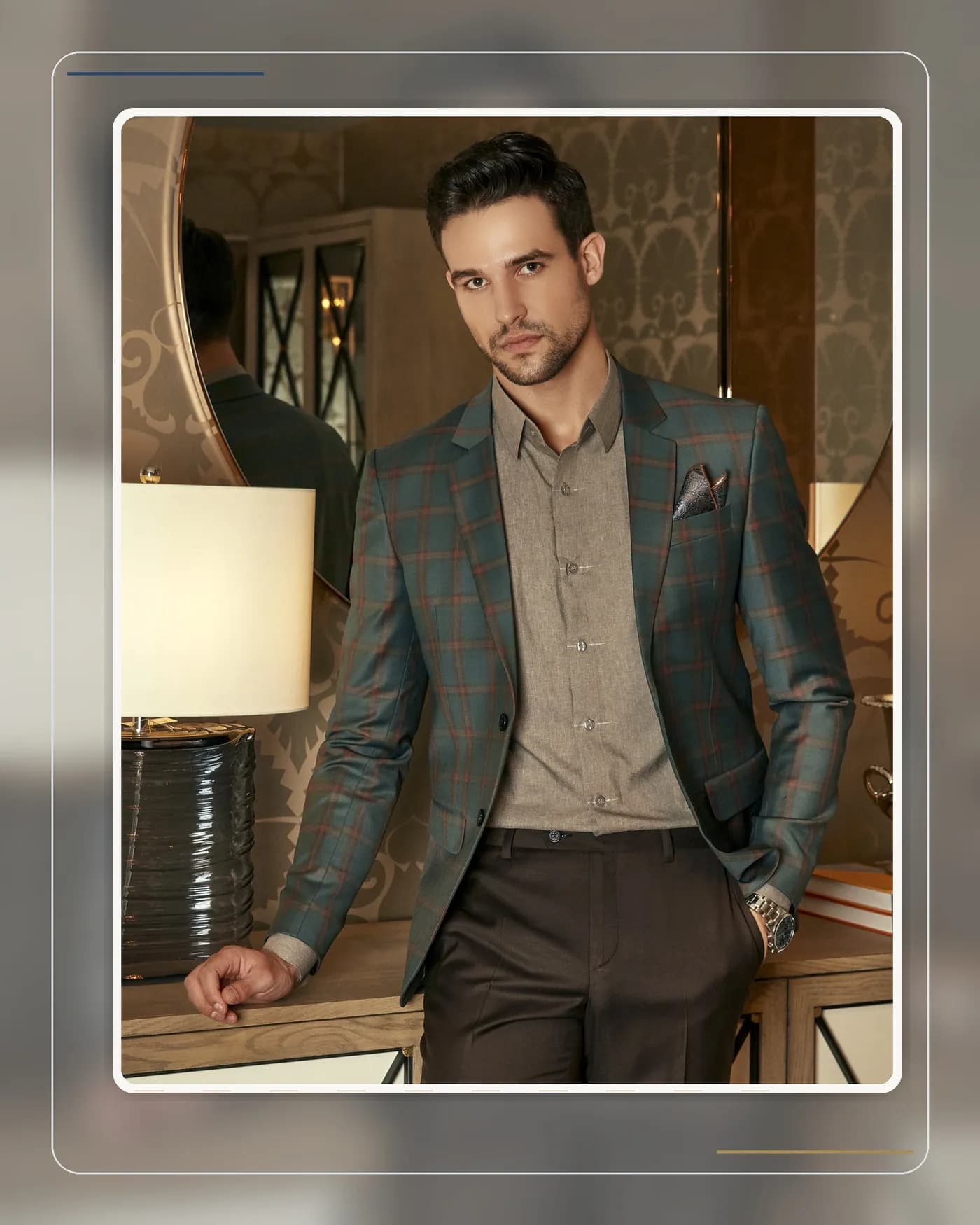 CEO mặc suit chuẩn mực với điểm nhấn tinh tế thể hiện uy tín lãnh đạo