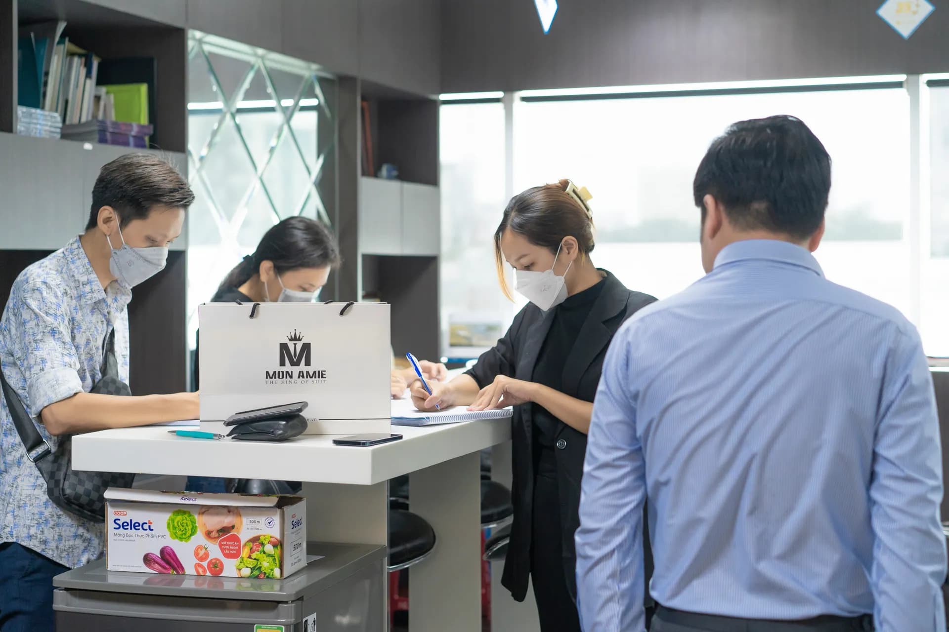 Đồng phục Hòa Bình — Mon Amie