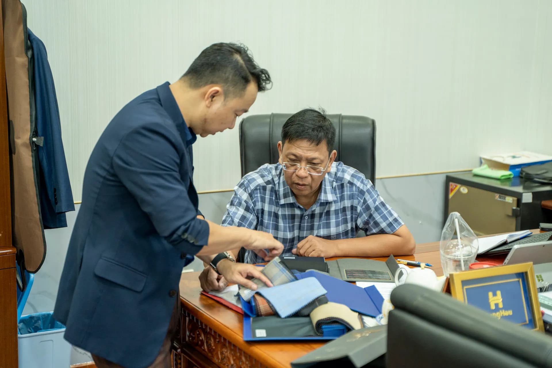 Đồng phục Hùng Hậu — Mon Amie