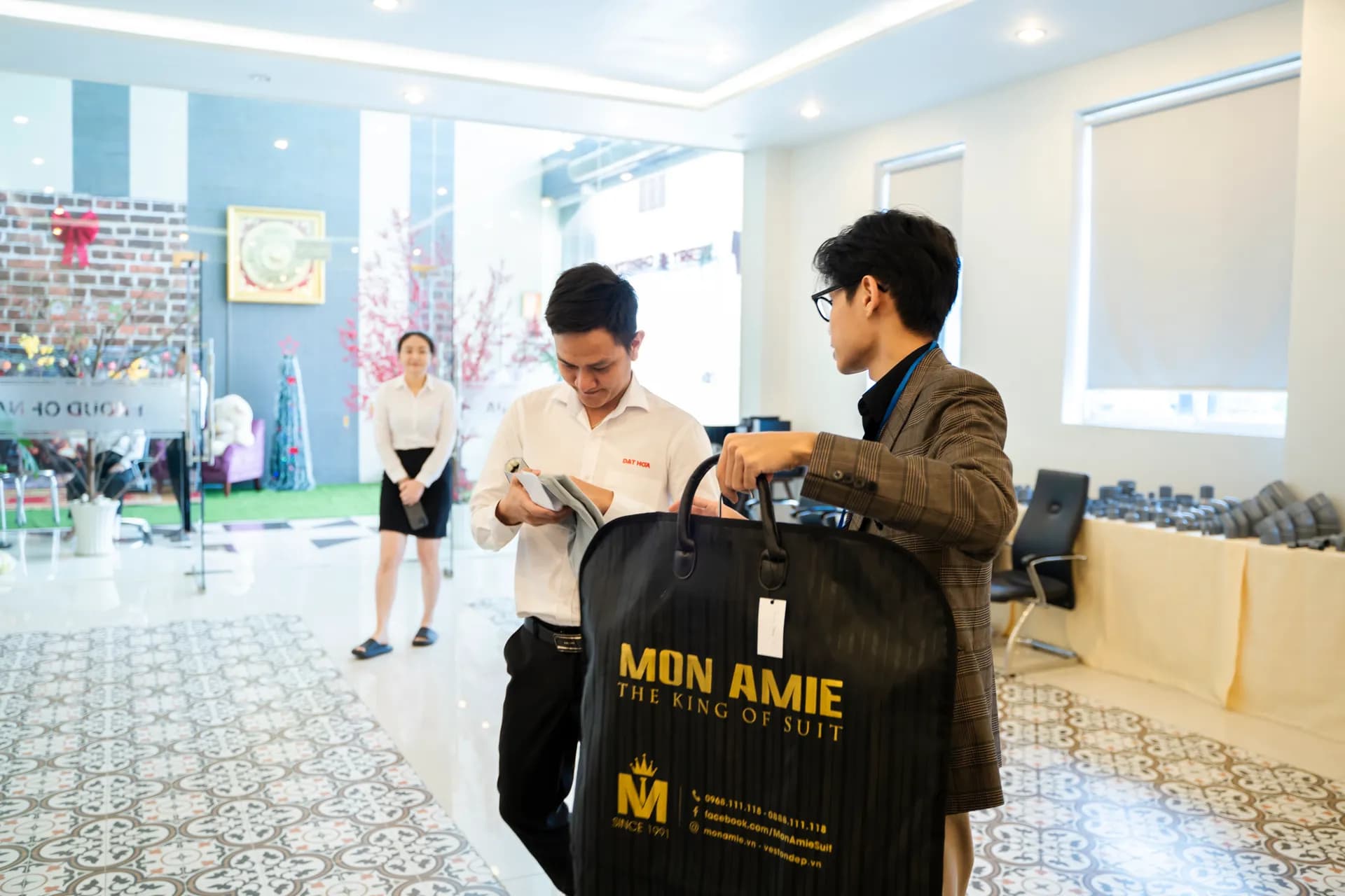 Đồng phục Nhựa Đạt Hòa — Mon Amie