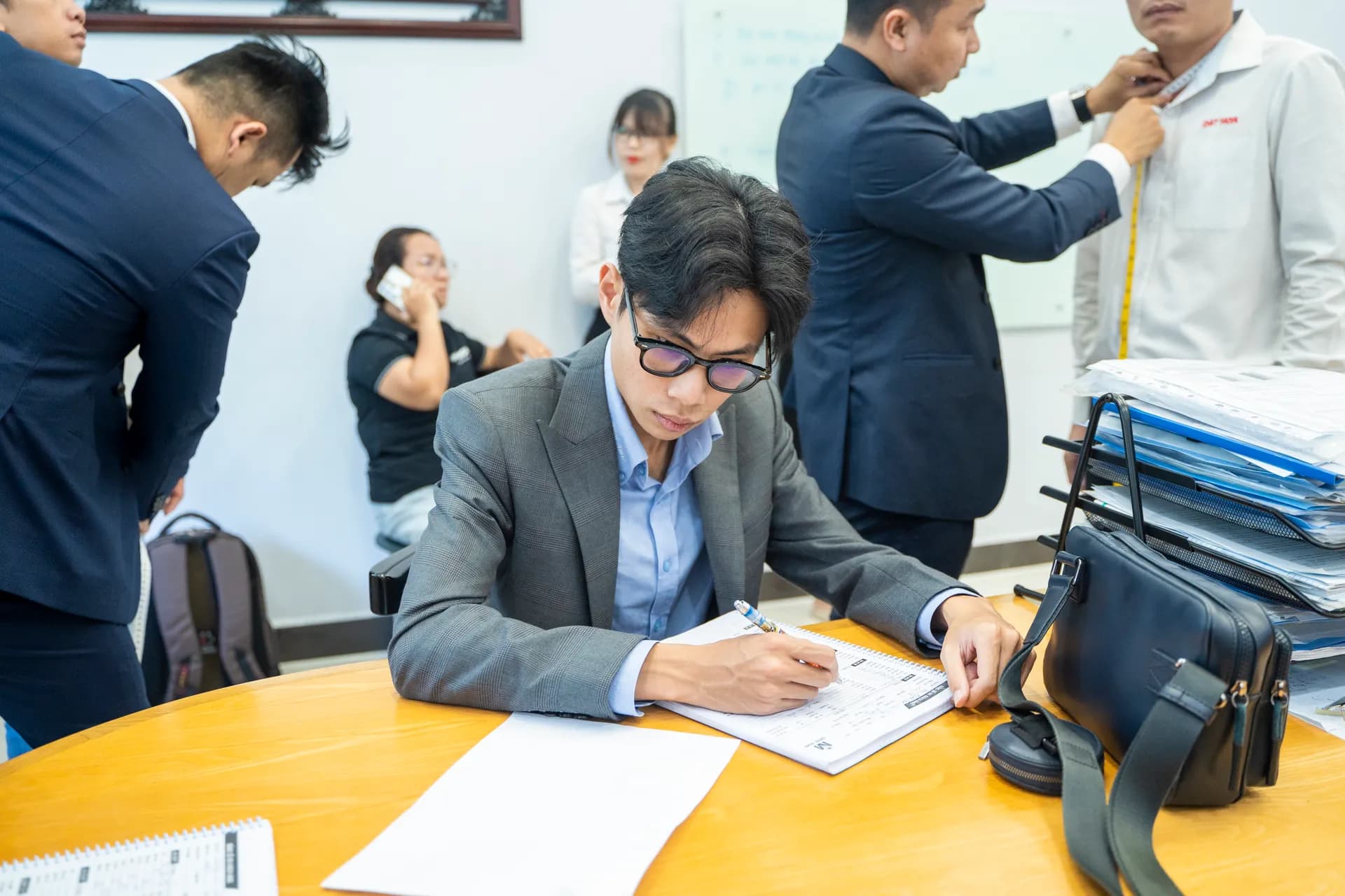 Đồng phục Nhựa Đạt Hòa — Mon Amie