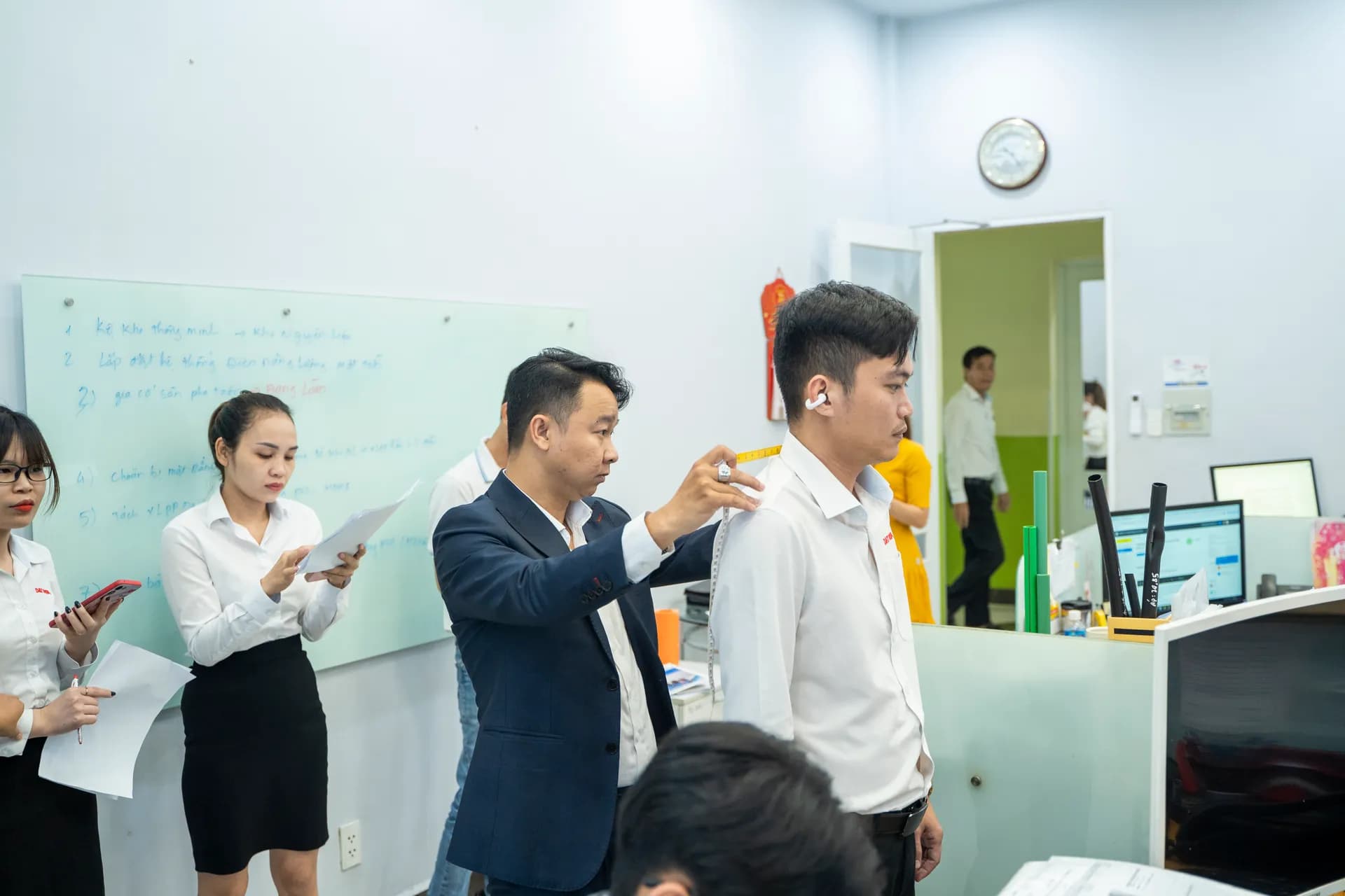 Đồng phục Nhựa Đạt Hòa — Mon Amie