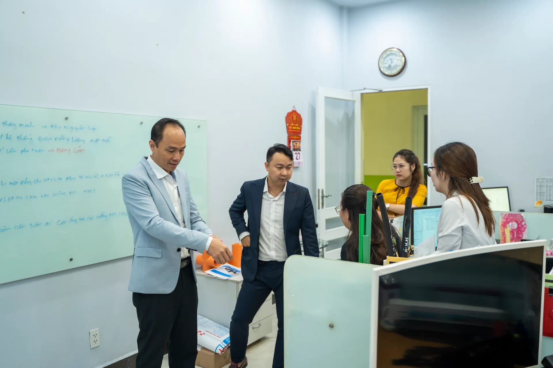 Đồng phục Nhựa Đạt Hòa — Mon Amie