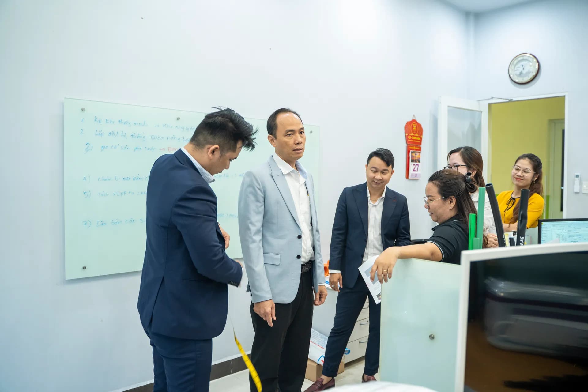 Đồng phục Nhựa Đạt Hòa — Mon Amie