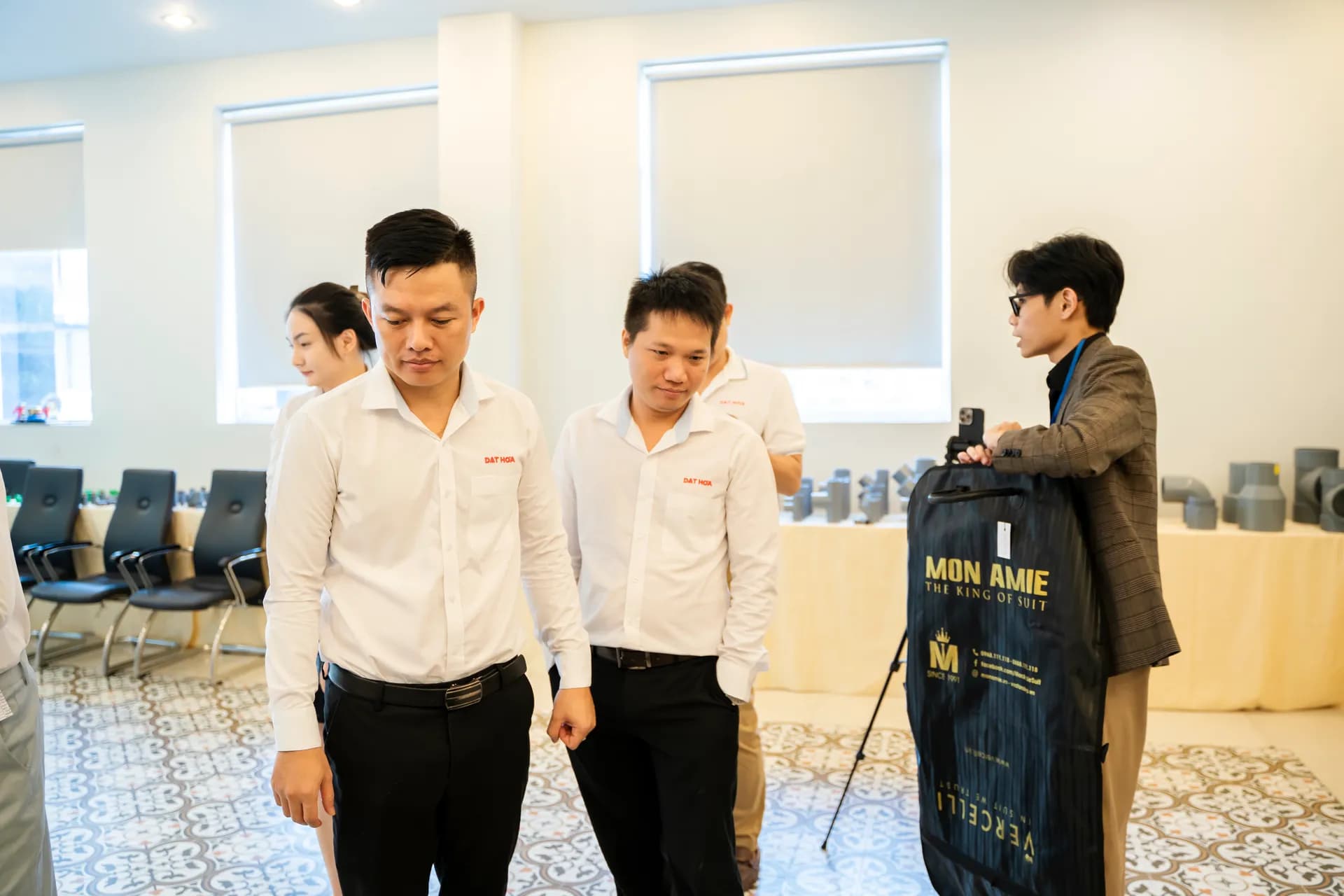 Đồng phục Nhựa Đạt Hòa — Mon Amie
