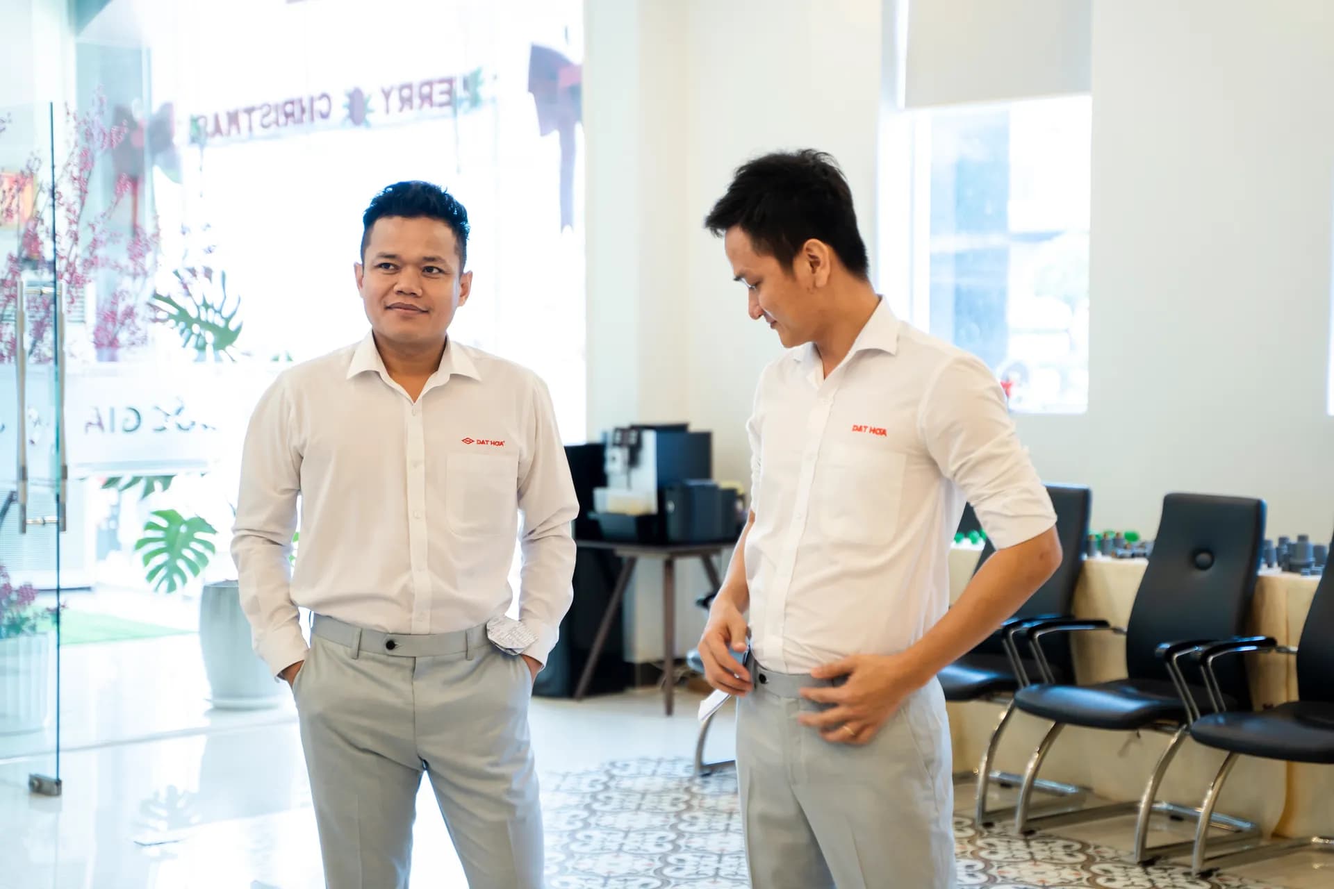Đồng phục Nhựa Đạt Hòa — Mon Amie