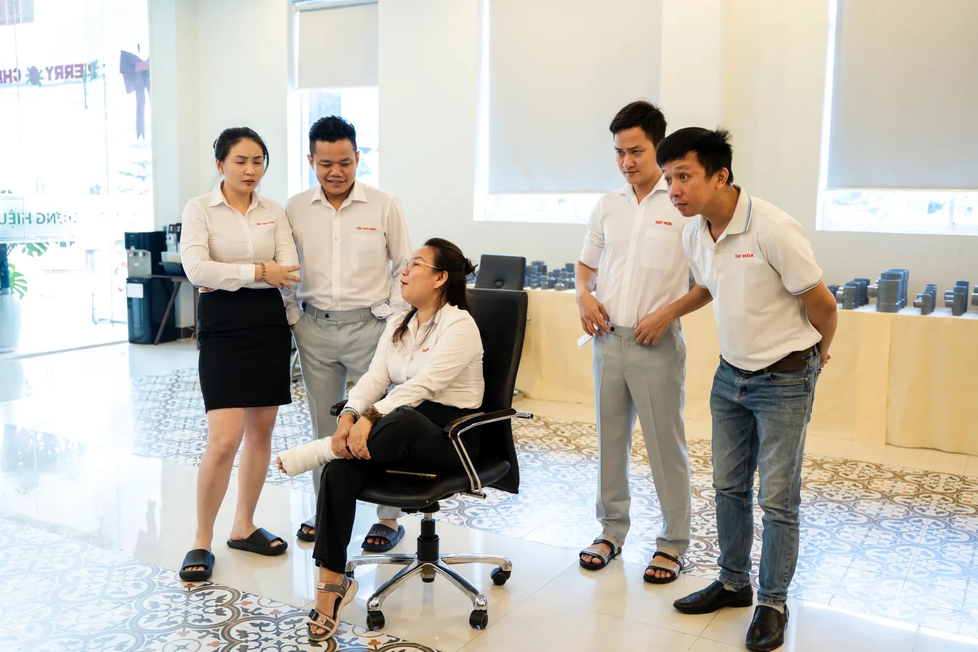 Đồng phục Nhựa Đạt Hòa — Mon Amie