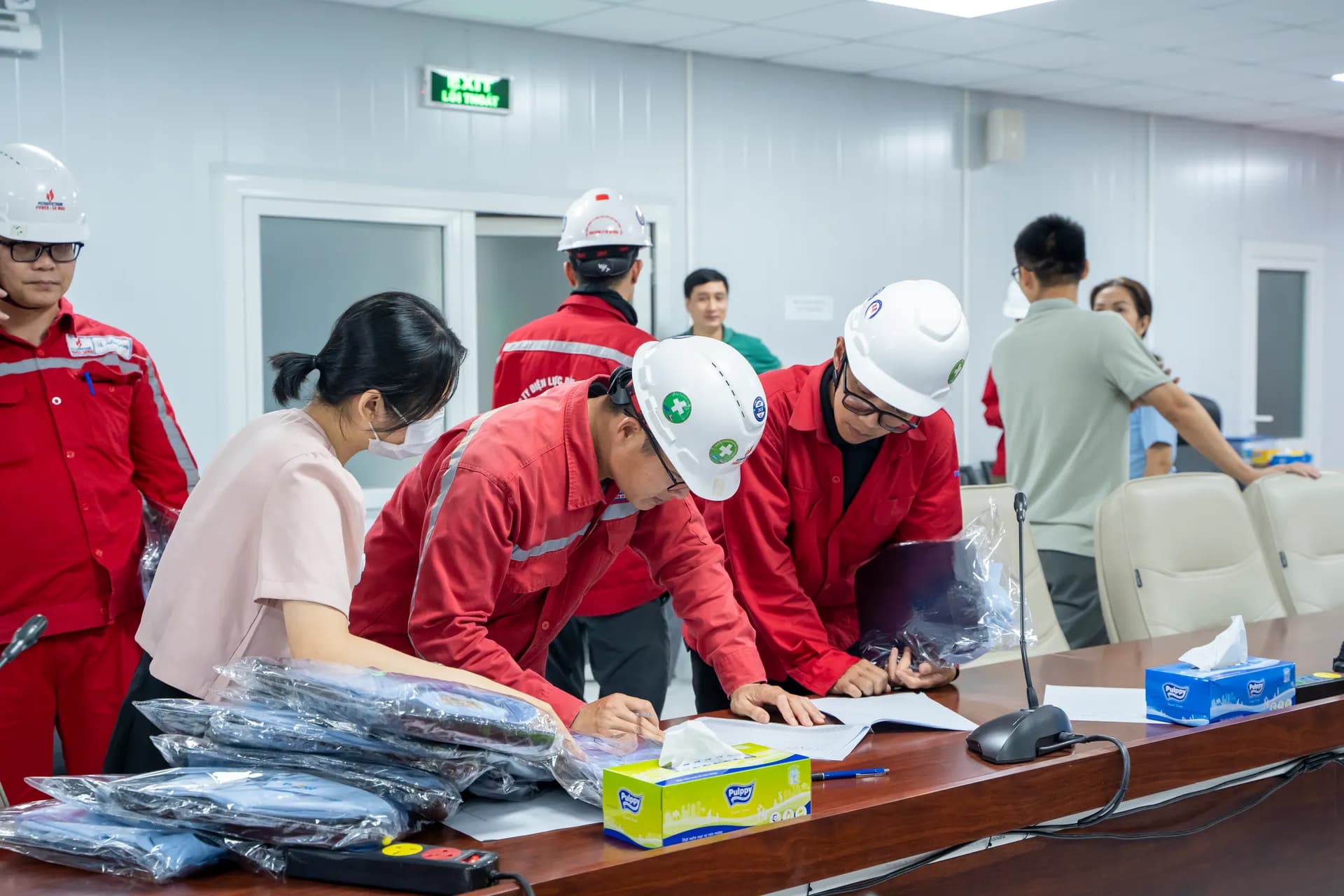 Đồng phục Petro Nhơn Trạch — Mon Amie
