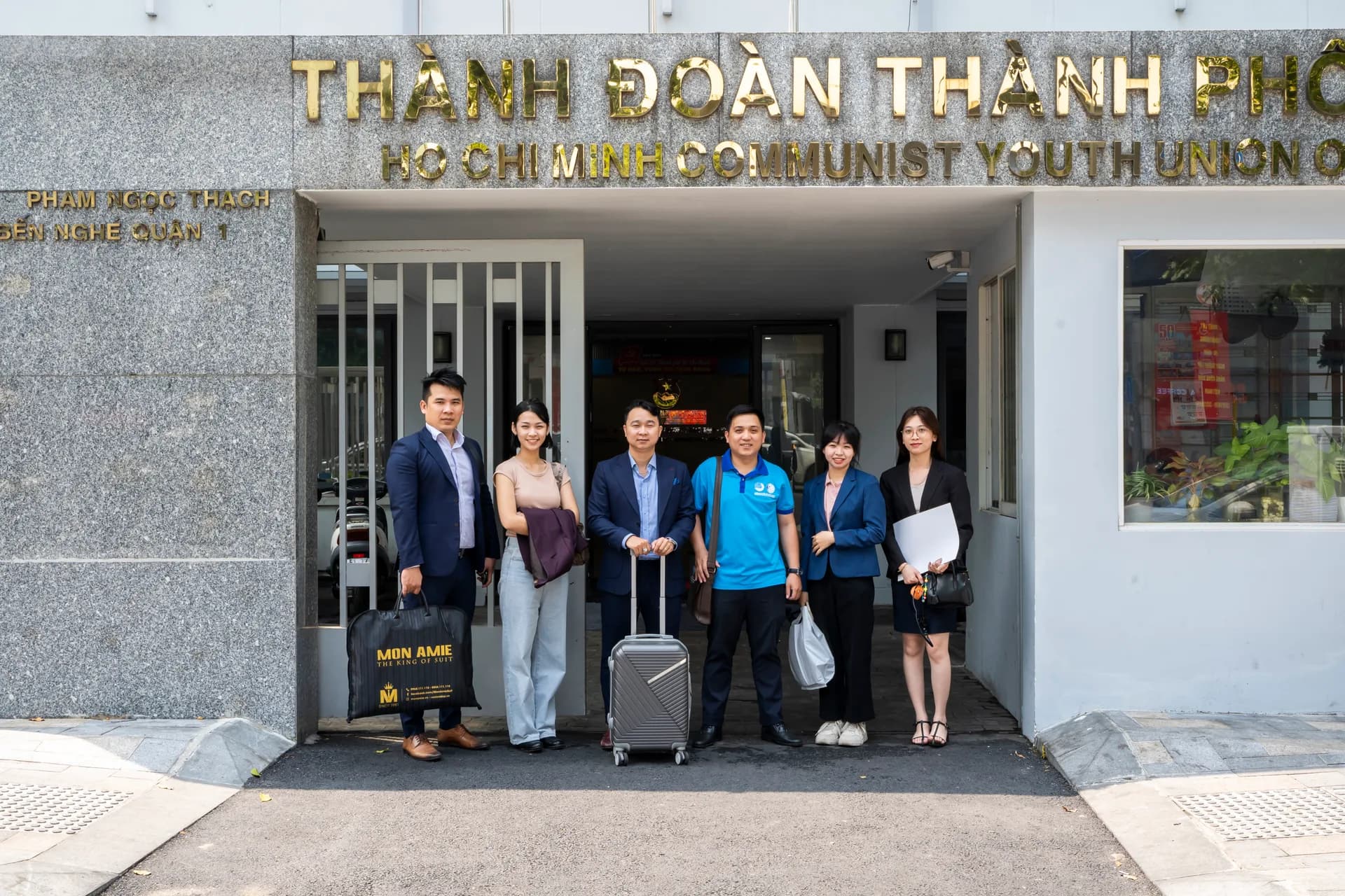 Đồng phục Thành Đoàn