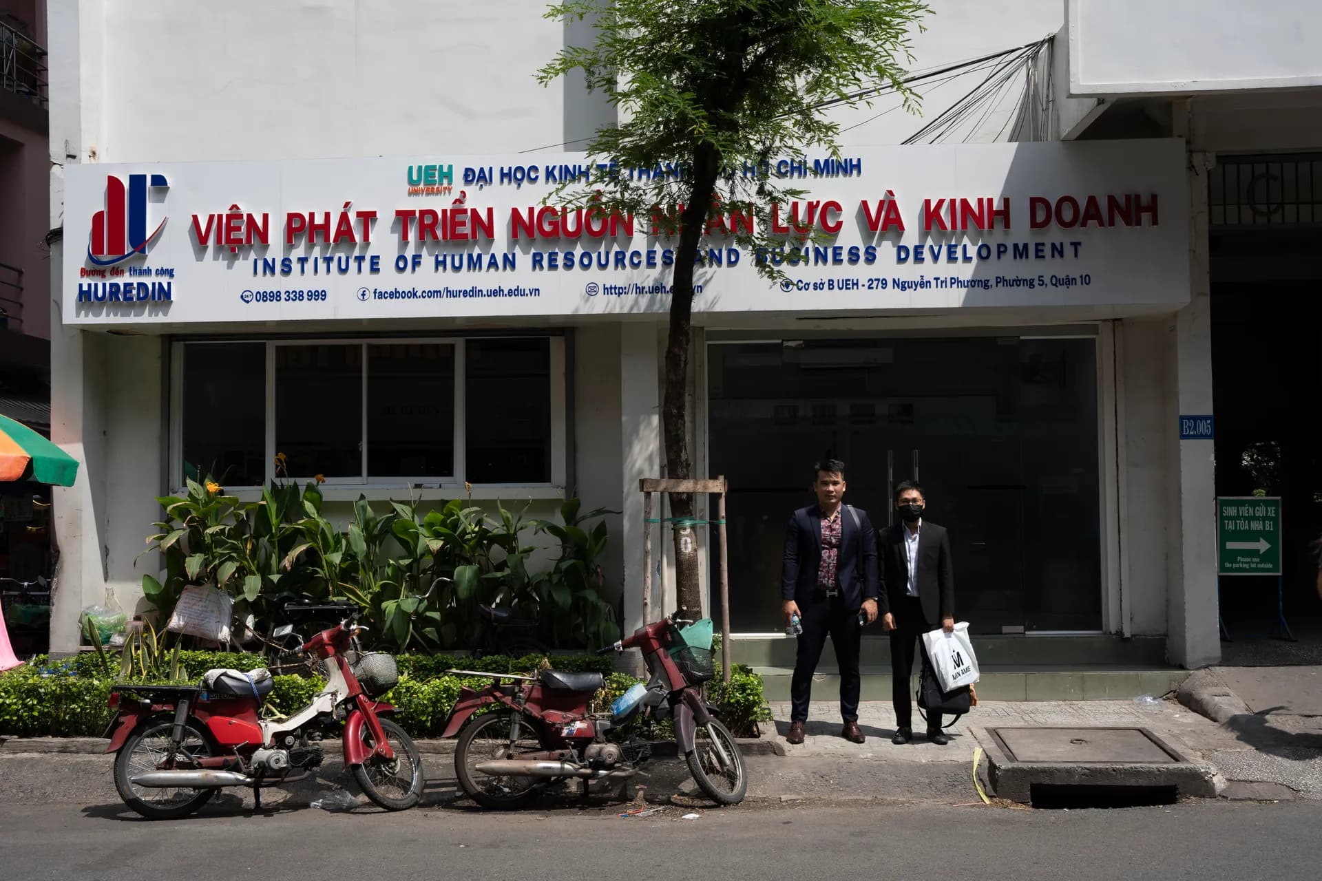 Đồng phục Viện Phát Triển Nguồn Nhân Lực và Kinh Doanh — Mon Amie