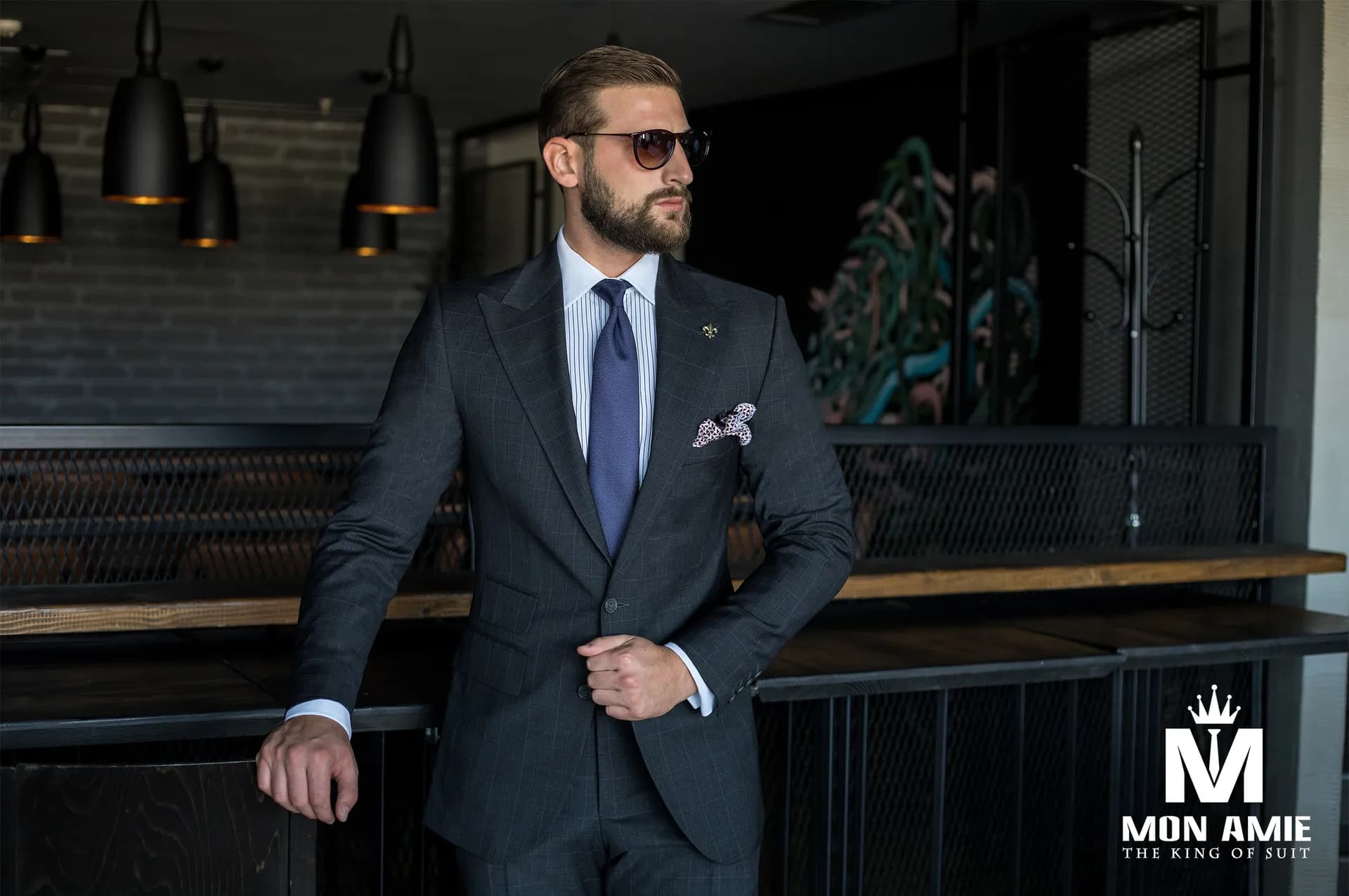 Business Man — Mon Amie