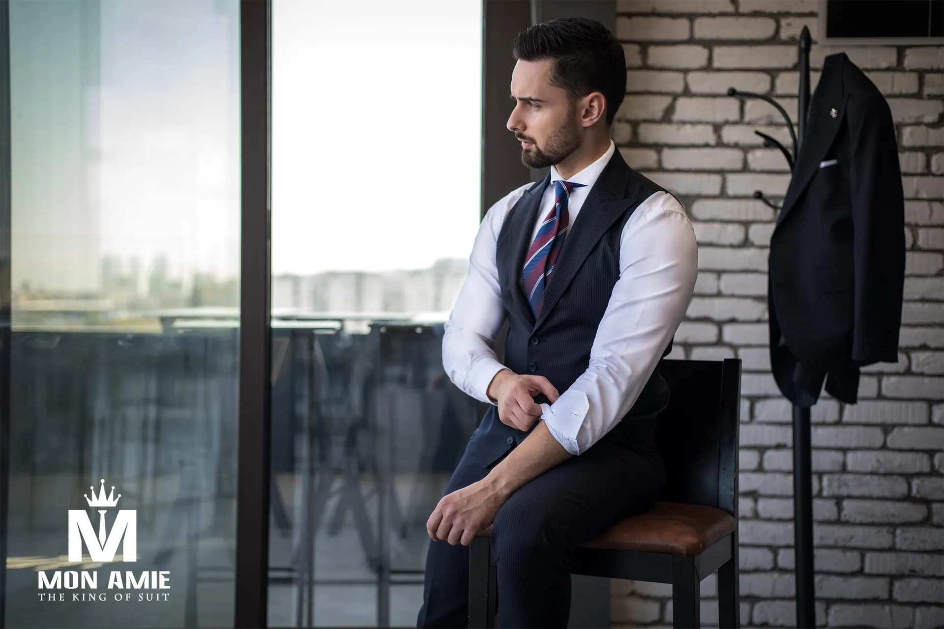 Business Man — Mon Amie