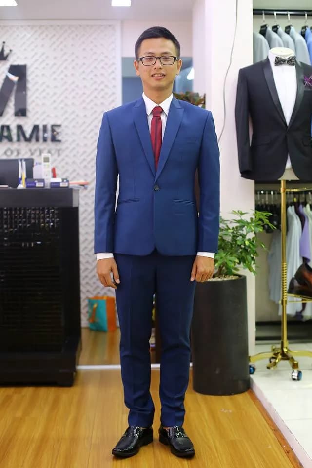 Khách hàng tại showroom — Mon Amie