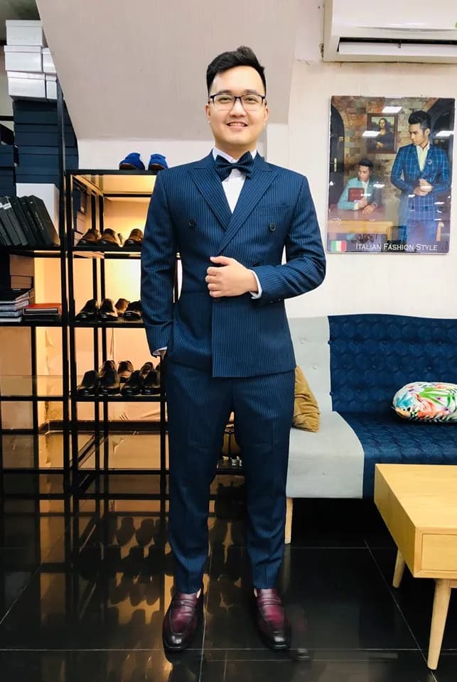 Khách hàng tại showroom — Mon Amie