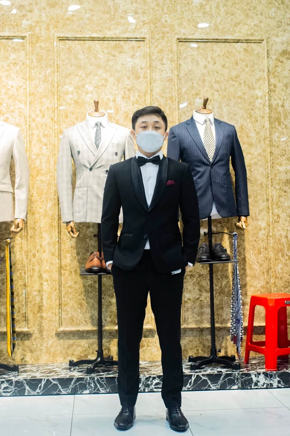 Khách hàng tại showroom — Mon Amie