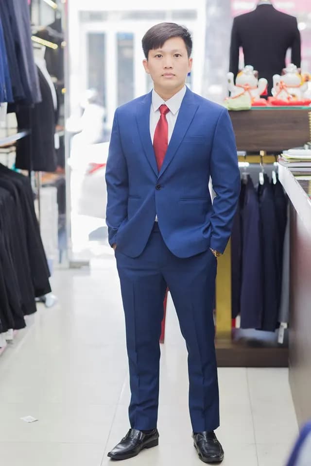 Khách hàng tại showroom — Mon Amie