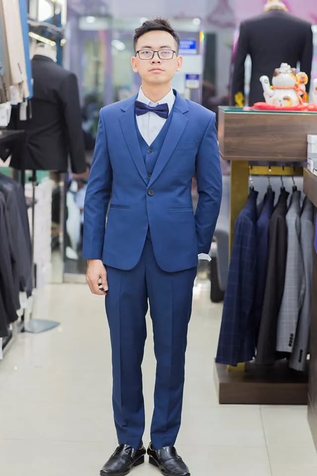 Khách hàng tại showroom — Mon Amie