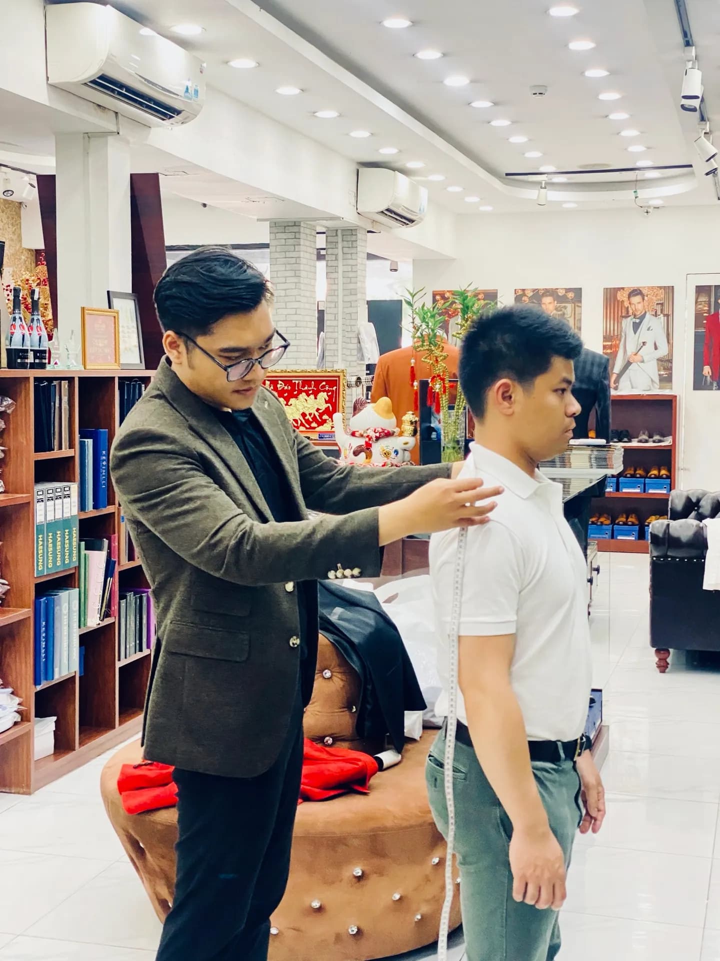 Phóng sự tại showroom — Mon Amie