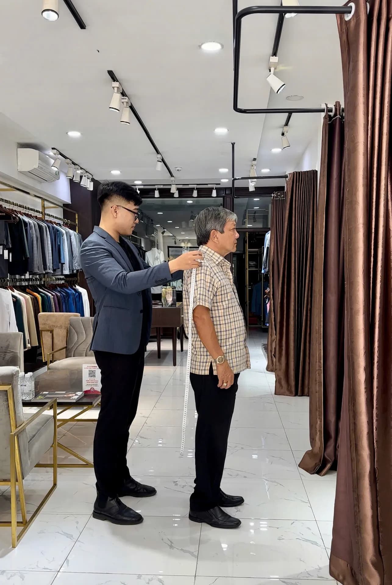 Phóng sự tại showroom — Mon Amie