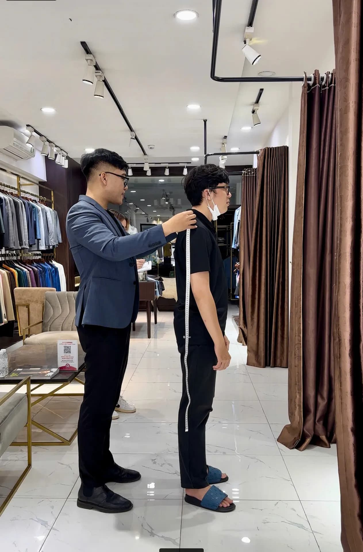 Phóng sự tại showroom — Mon Amie