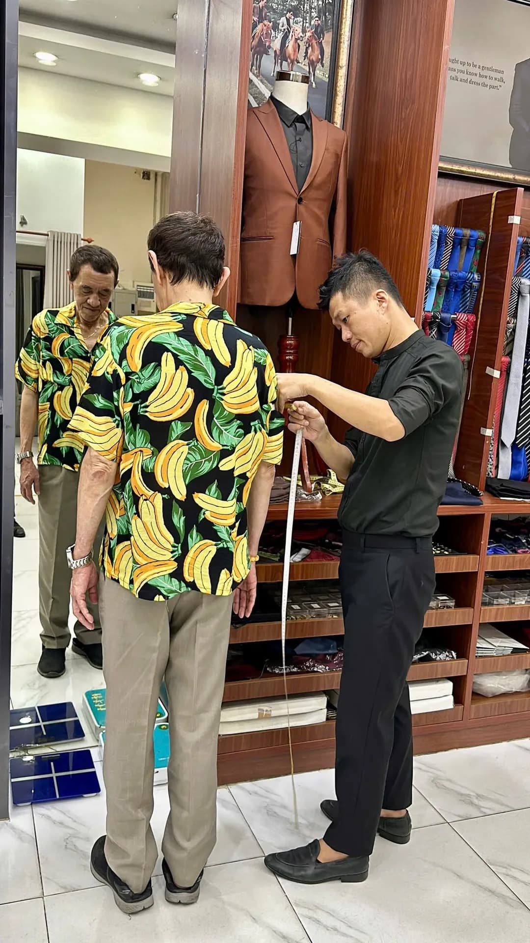 Phóng sự tại showroom — Mon Amie