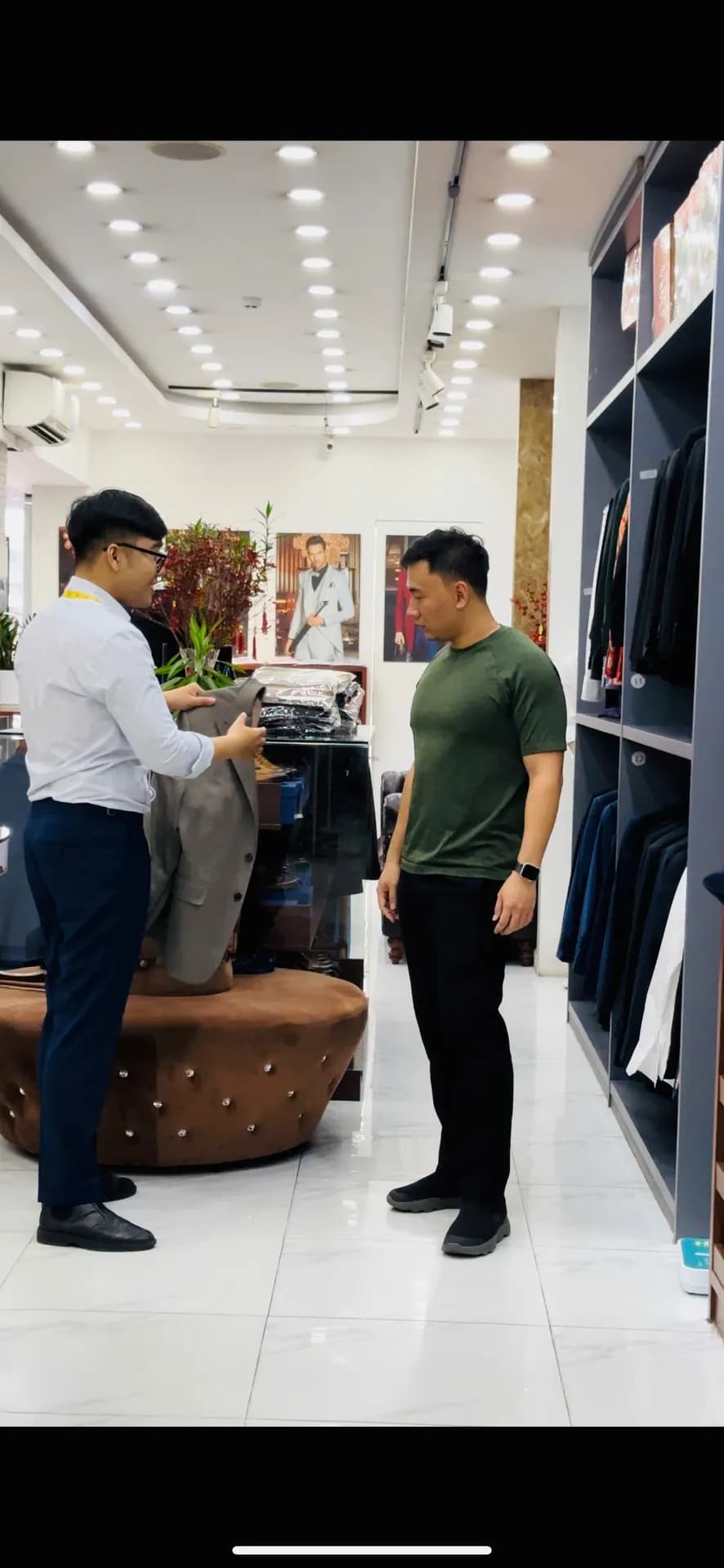 Phóng sự tại showroom — Mon Amie