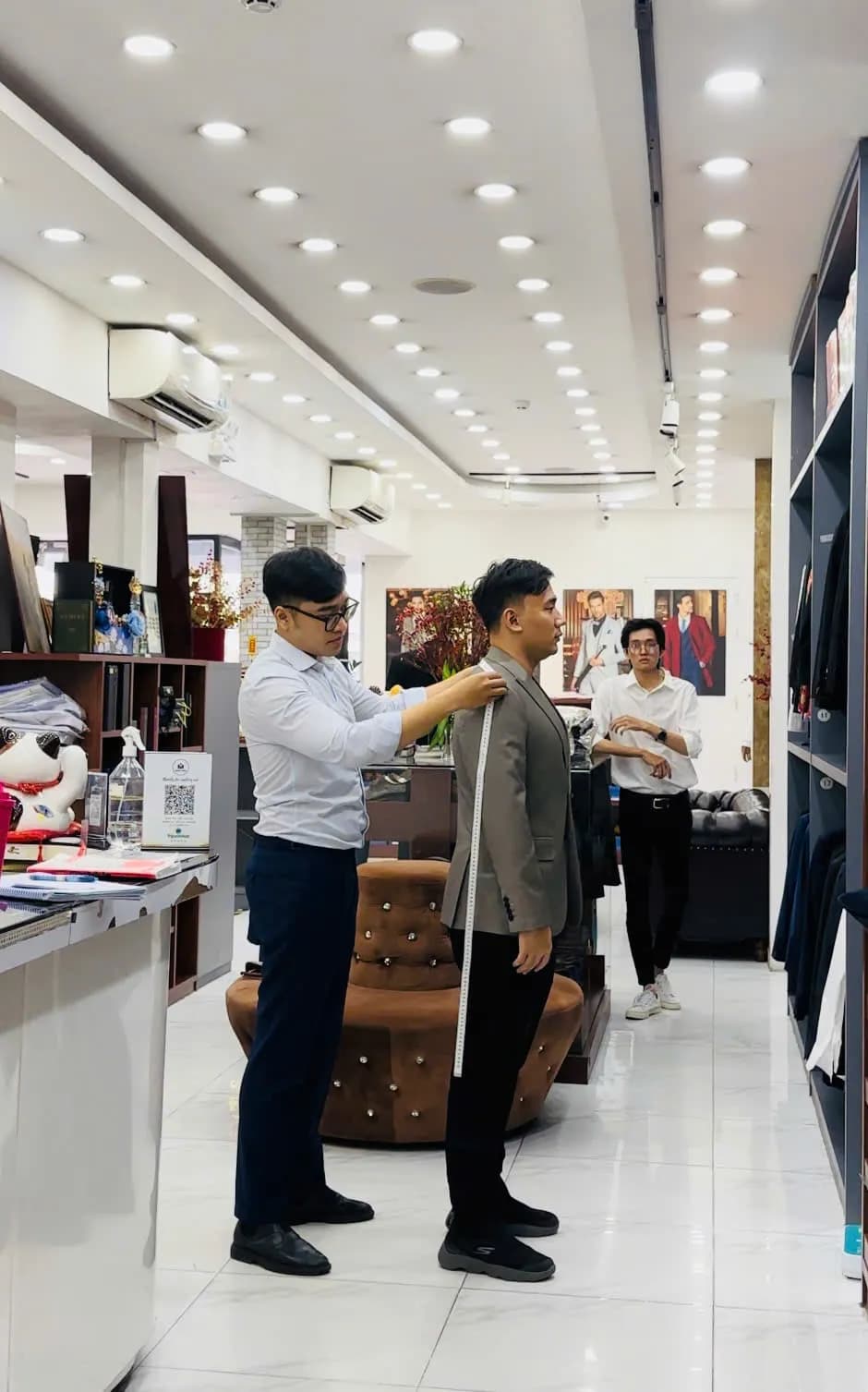 Phóng sự tại showroom — Mon Amie