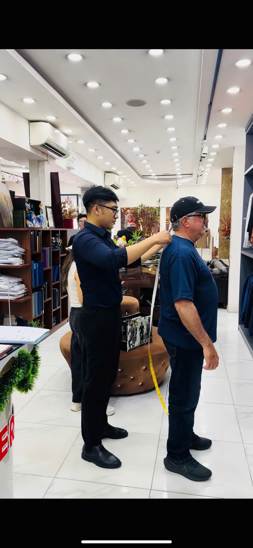 Phóng sự tại showroom — Mon Amie