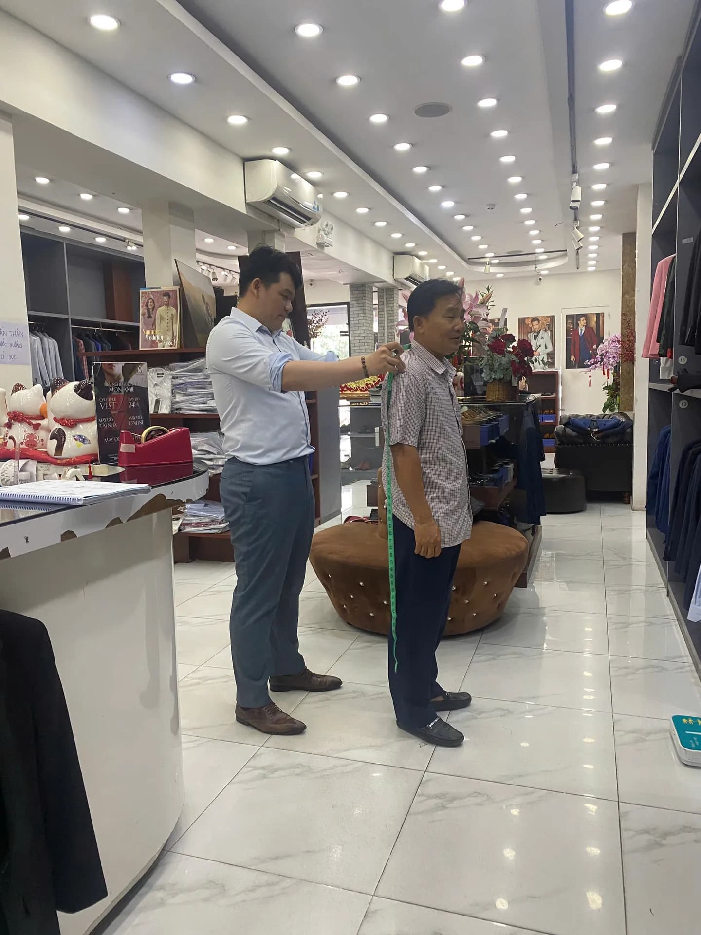 Phóng sự tại showroom — Mon Amie