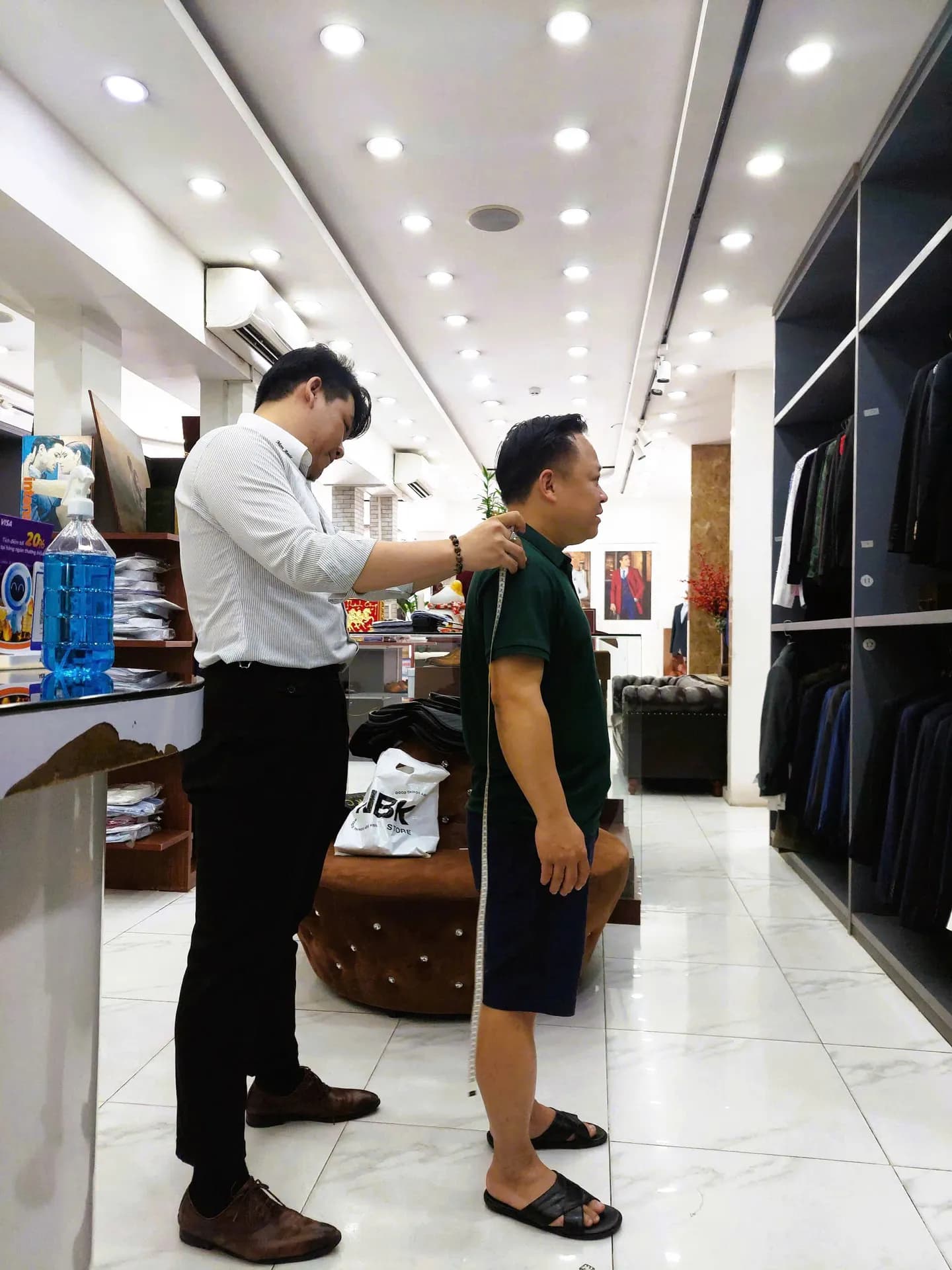 Phóng sự tại showroom — Mon Amie