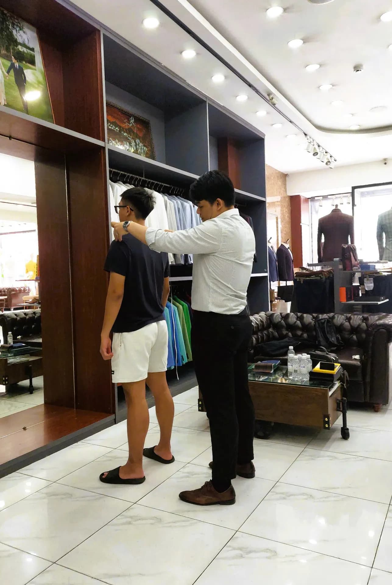 Phóng sự tại showroom — Mon Amie
