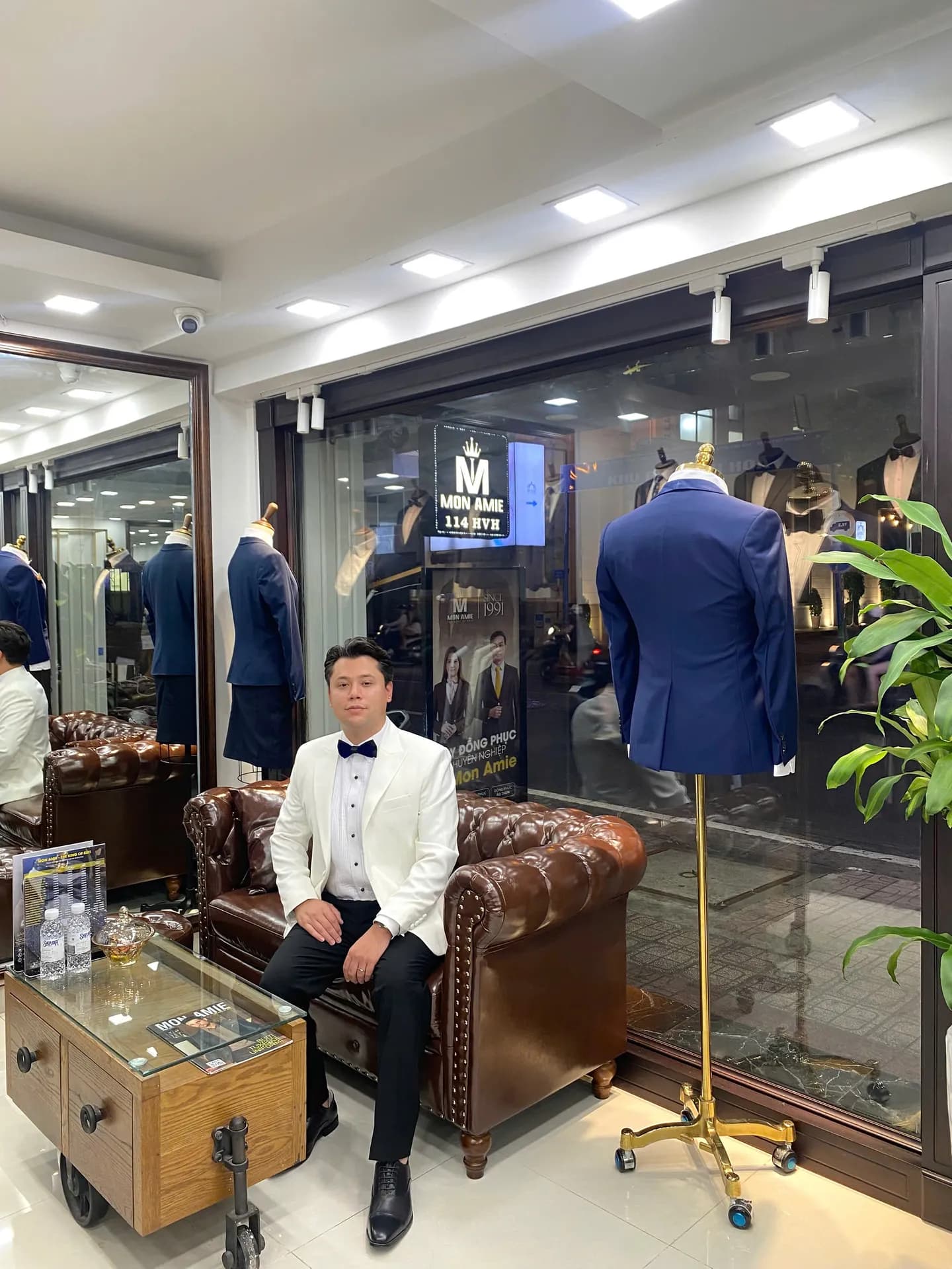 Phóng sự tại showroom — Mon Amie