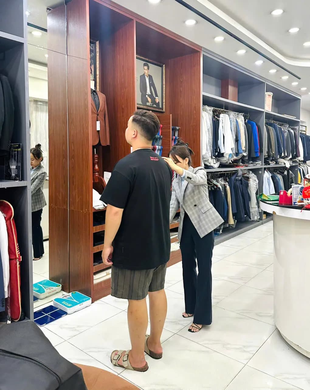 Phóng sự tại showroom — Mon Amie
