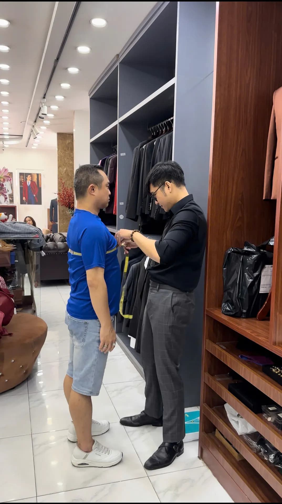 Phóng sự tại showroom — Mon Amie